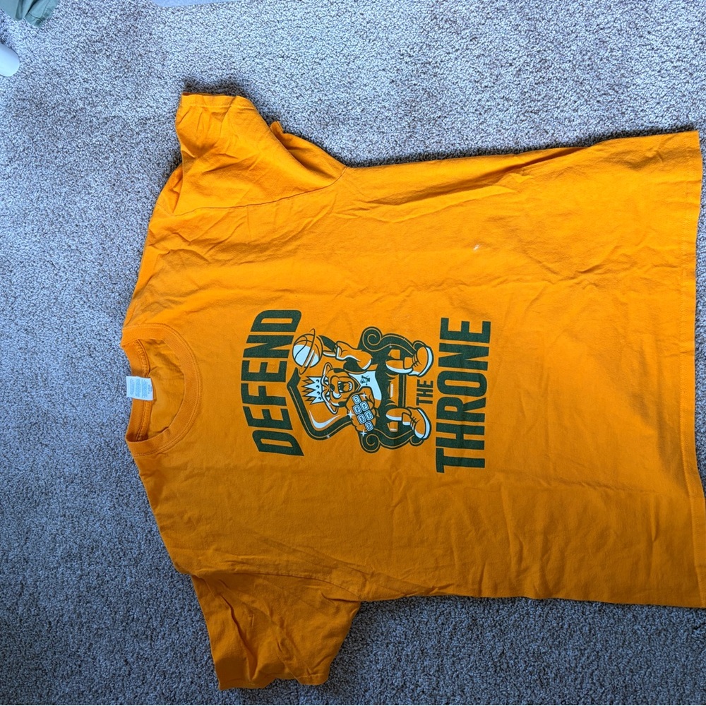 *Donating 5/30* Gold UVM Basketball Graphic T-Shirt